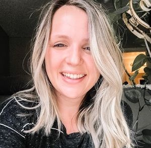 Meet your Posher, Casey